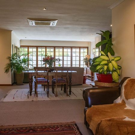 5 Seasons Guest House Стелленбос Экстерьер фото