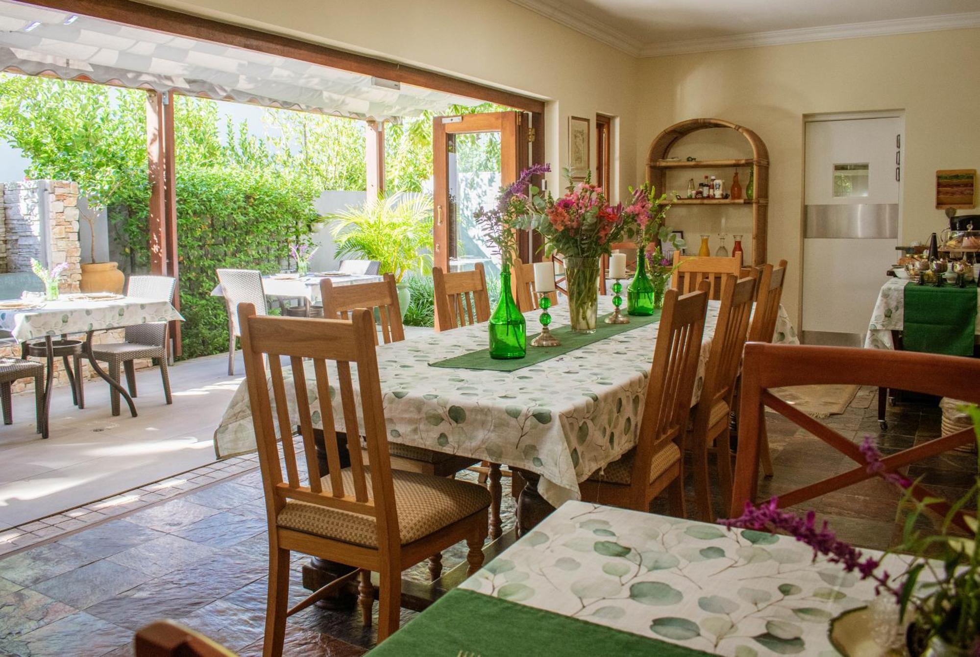 5 Seasons Guest House Стелленбос Экстерьер фото