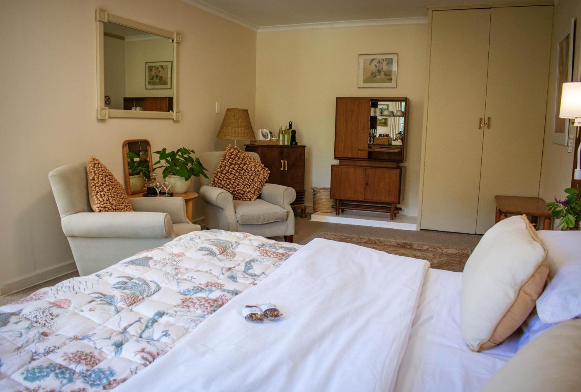 5 Seasons Guest House Стелленбос Экстерьер фото