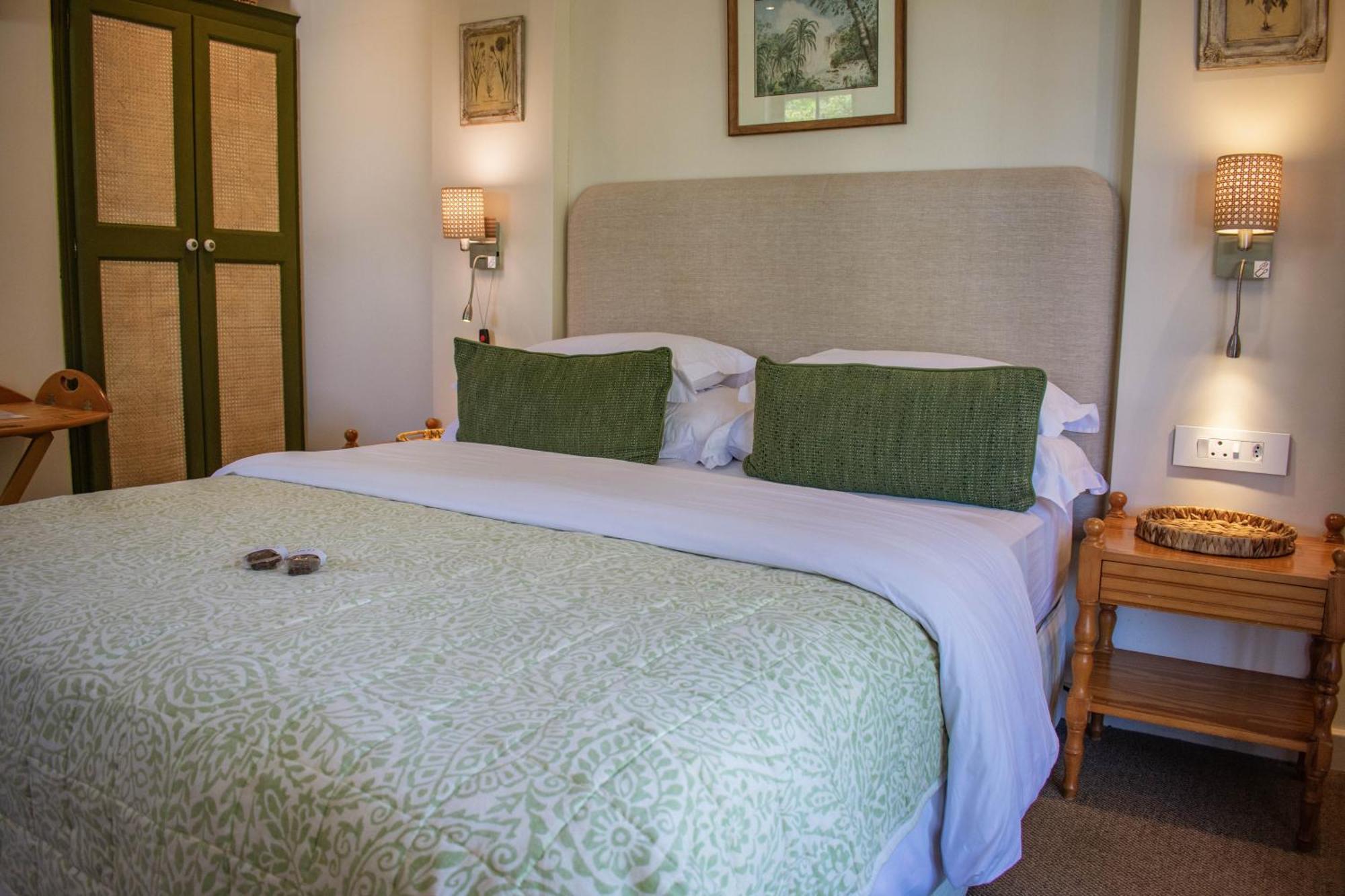 5 Seasons Guest House Стелленбос Экстерьер фото