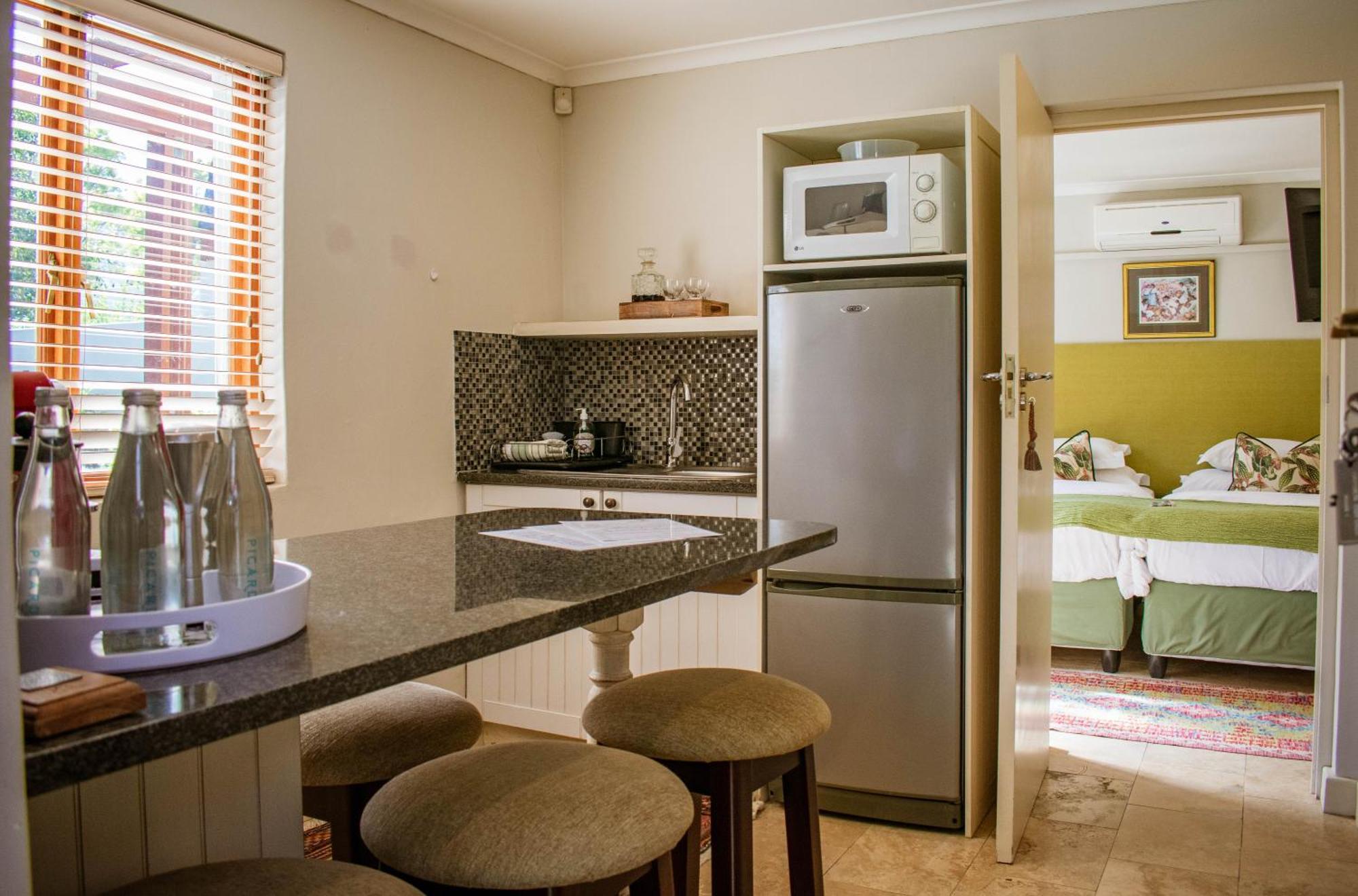 5 Seasons Guest House Стелленбос Экстерьер фото