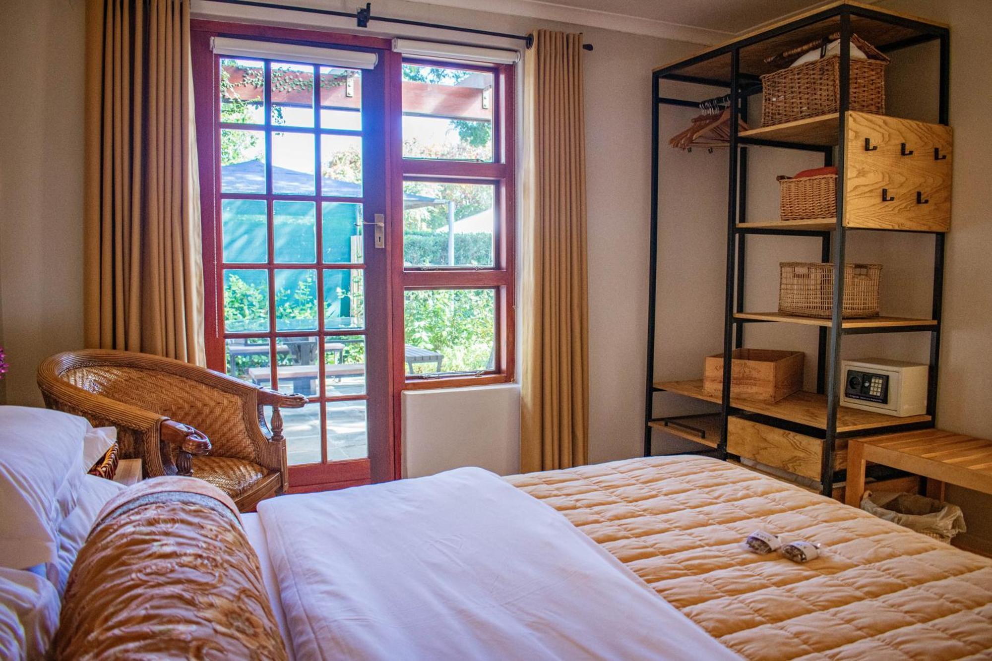 5 Seasons Guest House Стелленбос Экстерьер фото
