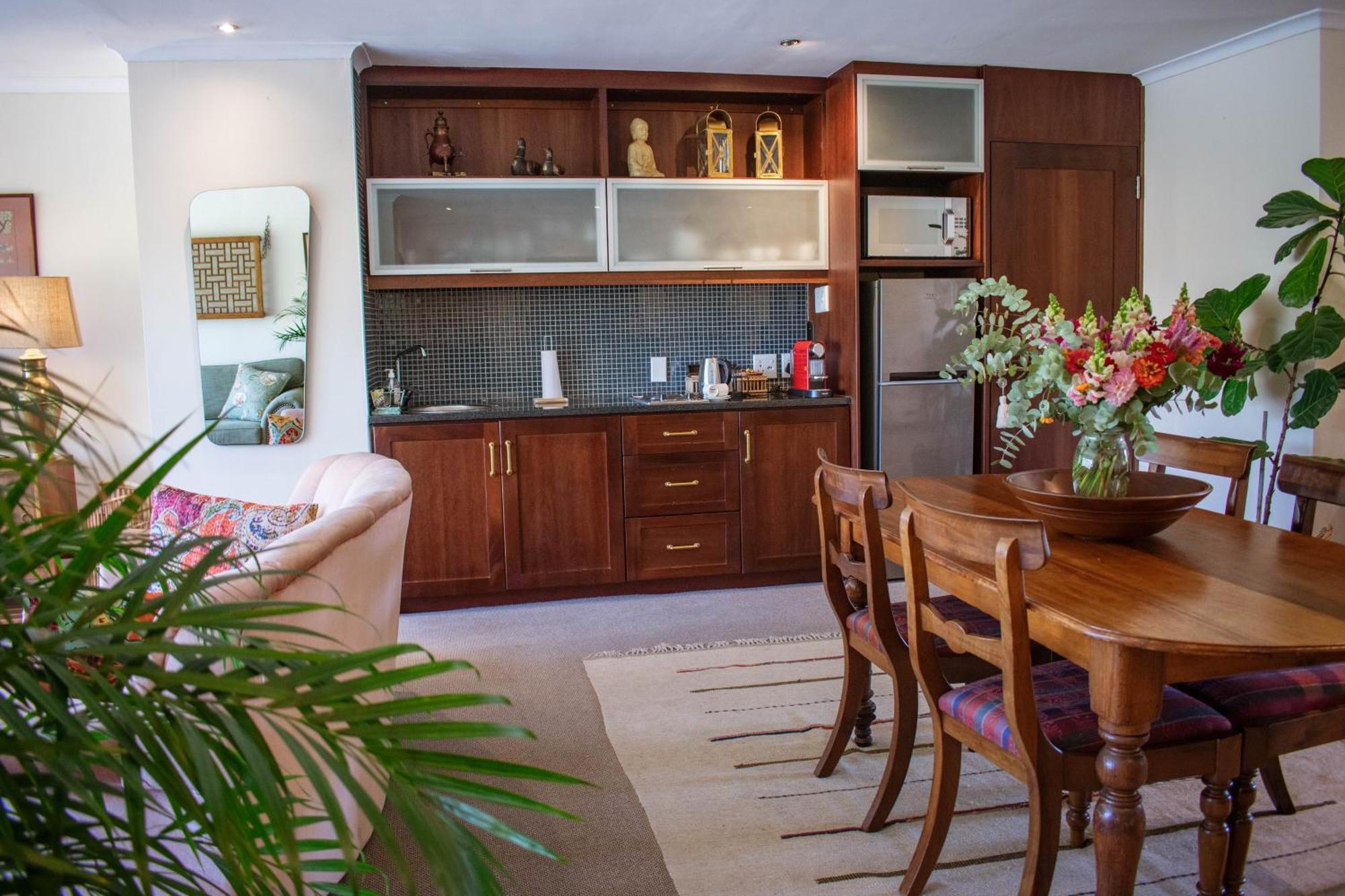 5 Seasons Guest House Стелленбос Экстерьер фото