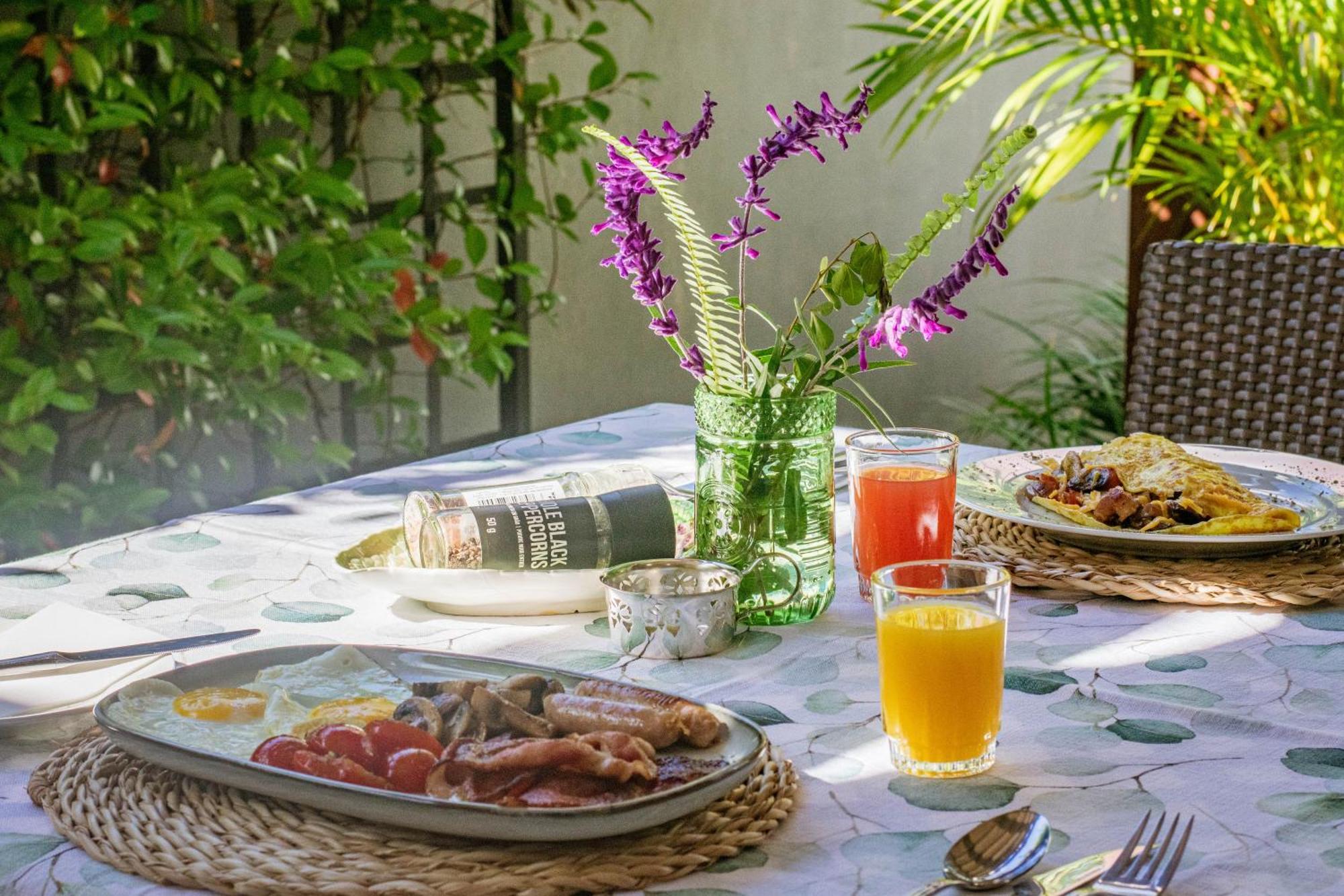 5 Seasons Guest House Стелленбос Экстерьер фото